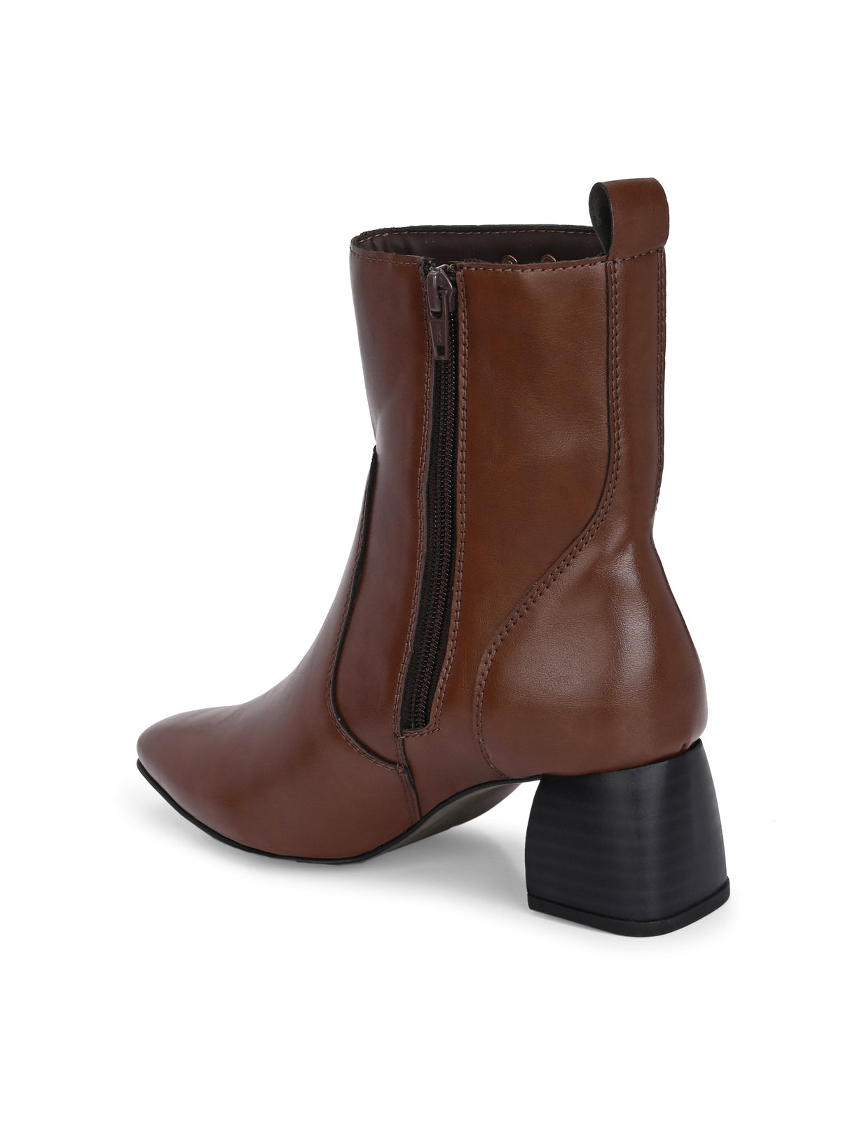 Stylish tan ankle boot with a sturdy block heel and branded El Paso logo