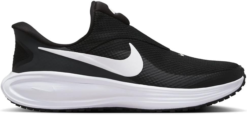 Nike Revolution 8 EasyOn Running Shoes