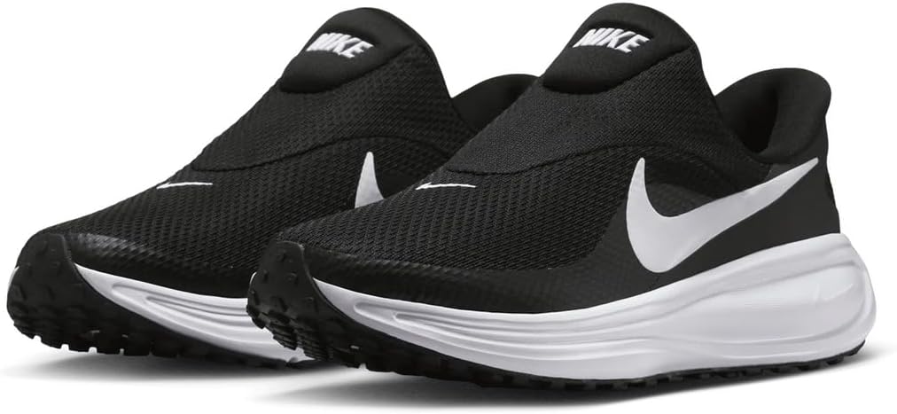 Nike Revolution 8 EasyOn Running Shoes