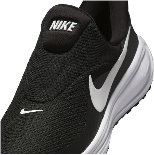 Nike Revolution 8 EasyOn Running Shoes