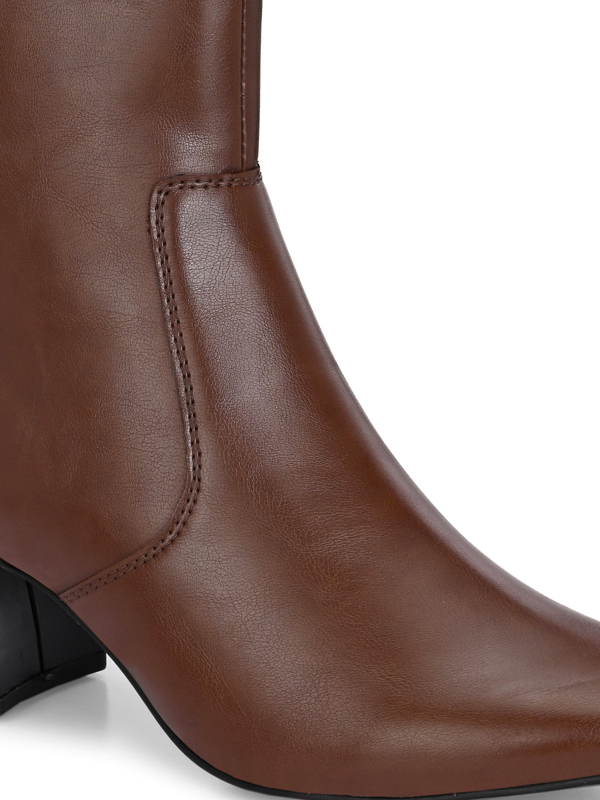 Stylish tan ankle boot with a sturdy block heel and branded El Paso logo