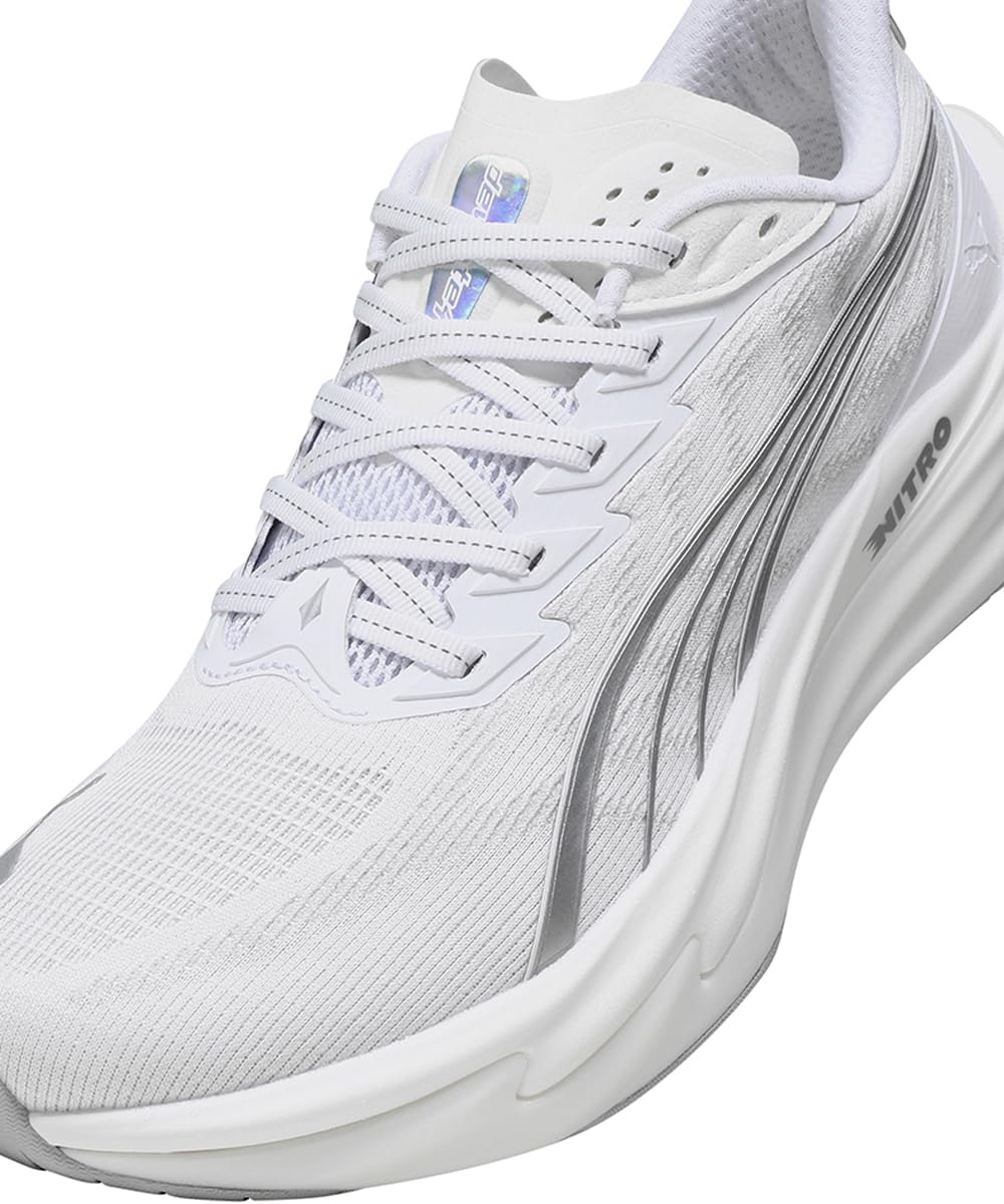PUMA Deviate NITRO 4 Performance Running Shoes