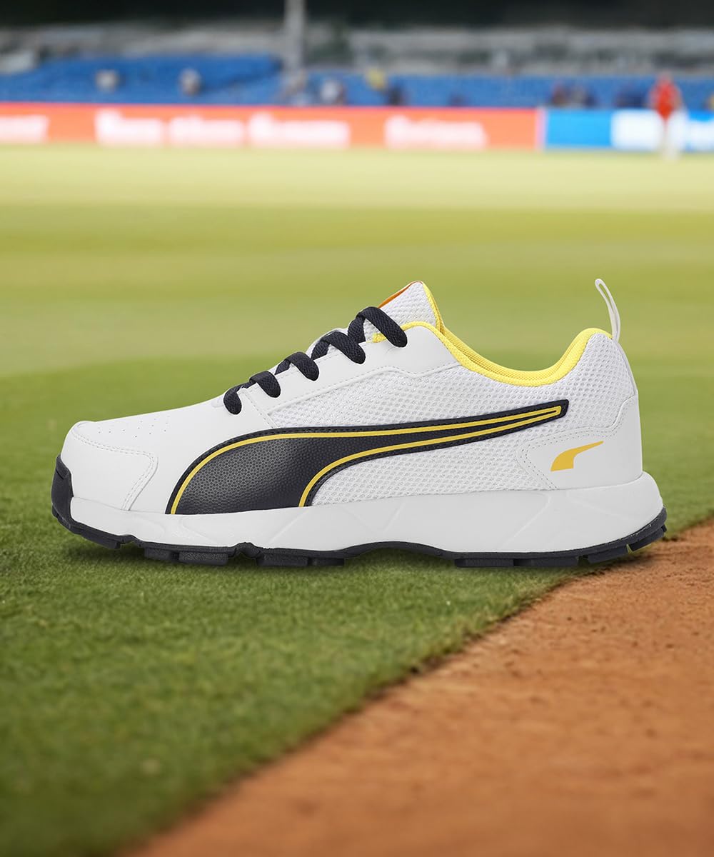PUMA Cricket HighRun Cricket Shoes
