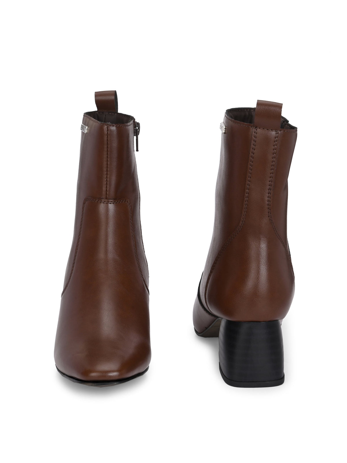 Stylish tan ankle boot with a sturdy block heel and branded El Paso logo