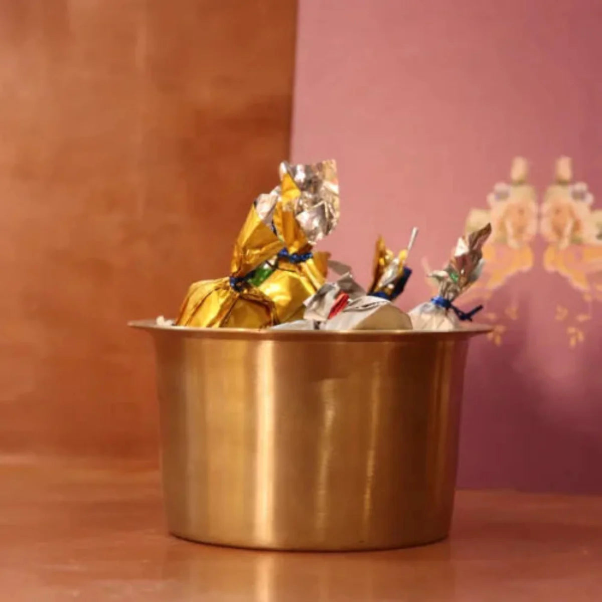 Kansa Tulsi Gravy Pot-Zishta Prarambha Wedding Gifts